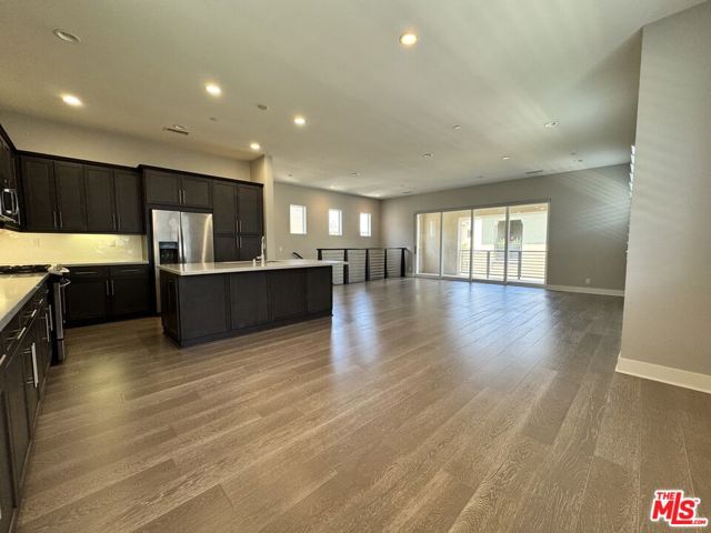 224 Follyhatch, Irvine CA: https://media.crmls.org/mediaz/2439555a-6095-4e9e-afbb-4d1d9a944829.jpg
