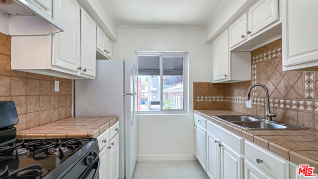 1241 North Fairfax Avenue photo 7