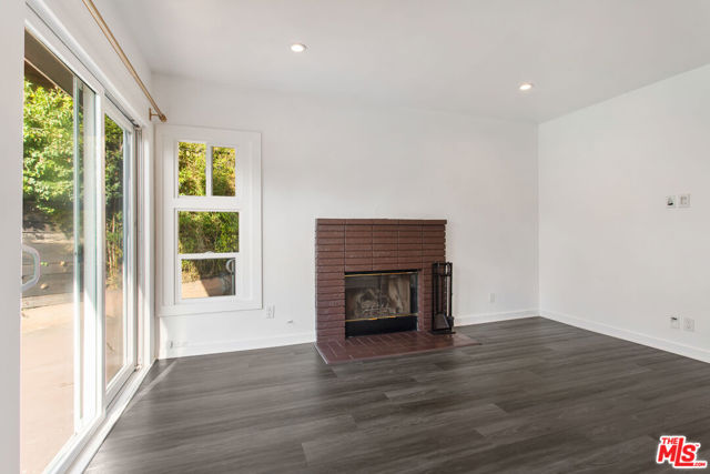 6915 Paseo Del Serra, Los Angeles CA: https://media.crmls.org/mediaz/243a7aa5-73f9-4d0d-a9fe-25d87ded31a2.jpg