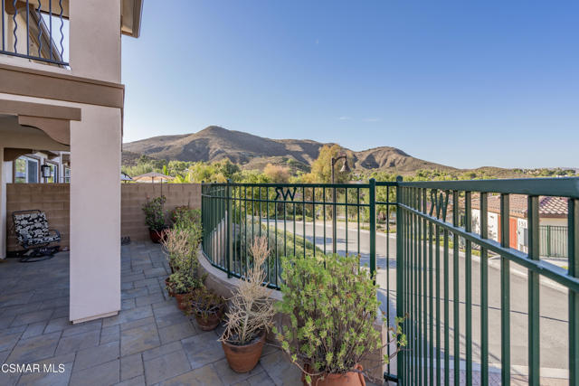 263 Morro Way, Simi Valley CA: https://media.crmls.org/mediaz/243a7b28-bbee-491a-9cd1-4ddfa7b331c8.jpg