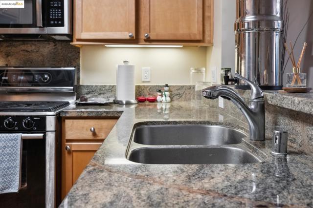 1310 Creekside Dr, Walnut Creek CA: https://media.crmls.org/mediaz/243ad0eb-9988-47c1-b8f0-73927adfbc3c.jpg