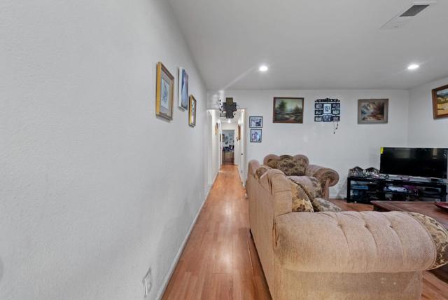 1780 Truckee, Salinas CA: https://media.crmls.org/mediaz/243ae10d-b62d-4932-84c9-4ea84347be1b.jpg