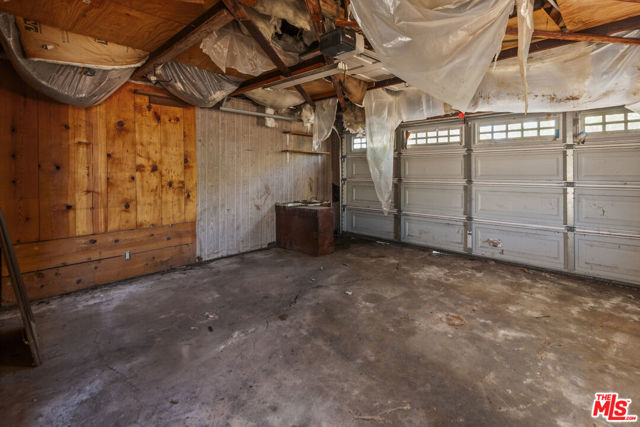 1344 N Parish Place, Burbank CA: https://media.crmls.org/mediaz/243c8b0d-e71e-49cf-8684-382c15903be5.jpg