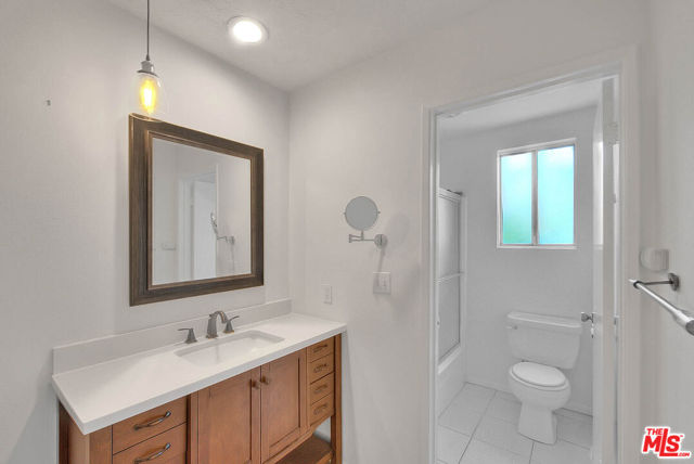4311 Colfax Avenue, Studio City CA: https://media.crmls.org/mediaz/243c9996-4f93-4374-bca0-551833bd6b8f.jpg