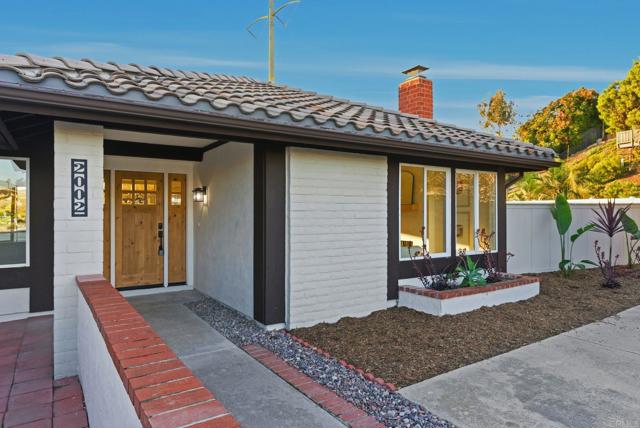 Detail Gallery Image 7 of 41 For 2002 Ladera Ct, Carlsbad,  CA 92009 - 4 Beds | 2 Baths