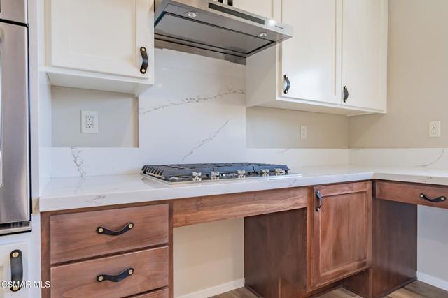3242 Hereford Court, Simi Valley CA: https://media.crmls.org/mediaz/243ddf26-e49a-45e8-9827-32a39ad0690d.jpg