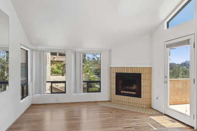 26 Seacliff Drive, Aptos CA: https://media.crmls.org/mediaz/243de63a-e1c1-4ebd-bdda-66b696bdb849.jpg