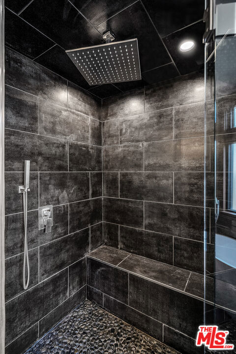 4450 Campbell Drive, Los Angeles CA: https://media.crmls.org/mediaz/243debea-2d22-46f4-a2e5-2509114d81e0.jpg
