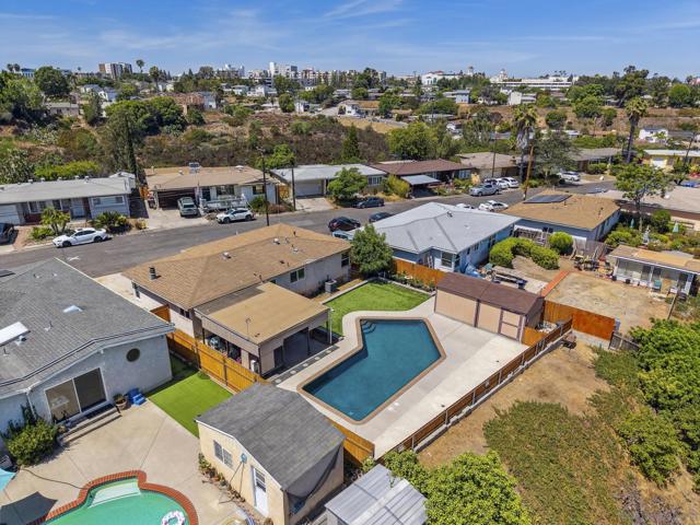 6352 Cleo St, San Diego CA: https://media.crmls.org/mediaz/243def31-217e-4ed8-9b6f-73f9d221a736.jpg