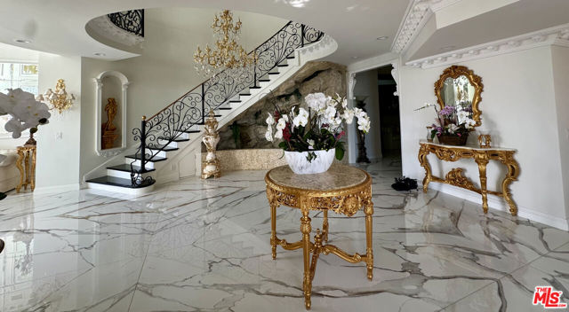 12408 Ridge Road, Los Angeles CA: https://media.crmls.org/mediaz/243e2cac-8baf-4150-af14-bc2dd55ac4bf.jpg