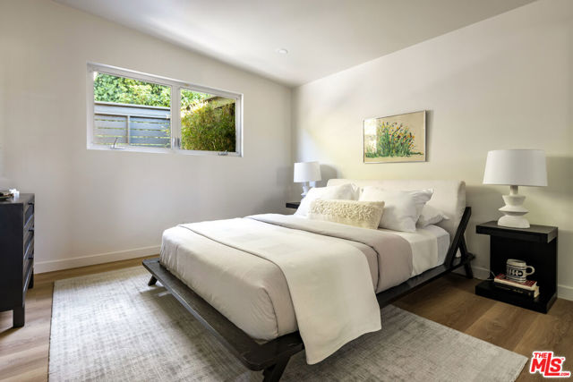 5661 Spreading Oak Drive, Los Angeles CA: https://media.crmls.org/mediaz/243ebe94-0267-4240-8318-b1a3d15551e5.jpg
