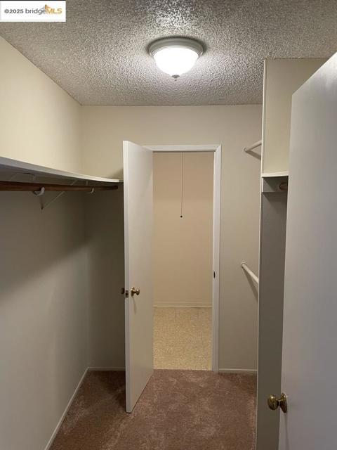 6 Captain DR, Emeryville CA: https://media.crmls.org/mediaz/243f8ad1-3ed6-4dca-b19a-55663e15326e.jpg