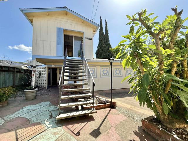 Image 38 of 57 For 574 Lewis Ave