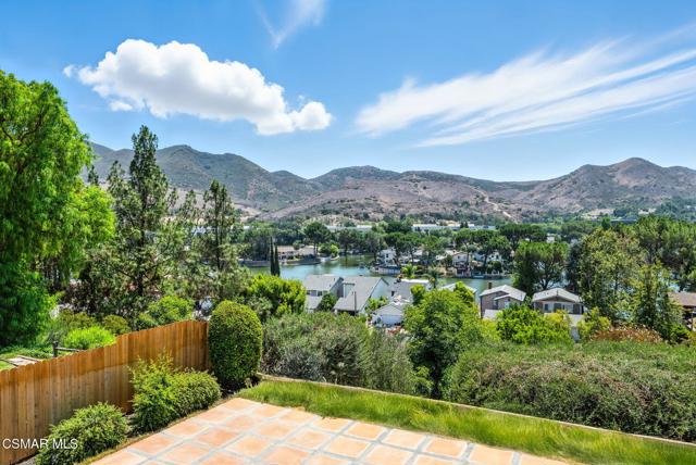 30670 Passageway Place, Agoura Hills CA: https://media.crmls.org/mediaz/24407034-a268-4347-b68f-71afd179c8a2.jpg