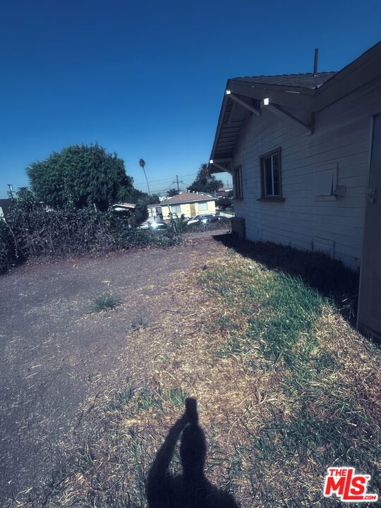 1422 West 104th Street photo 7