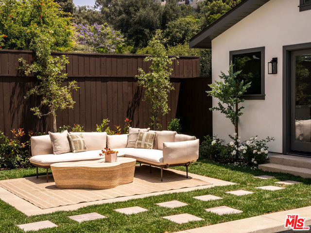 1456 Hepner Avenue, Los Angeles CA: https://media.crmls.org/mediaz/2440ea86-04b2-47e6-8fab-3cb5ec43b585.jpg