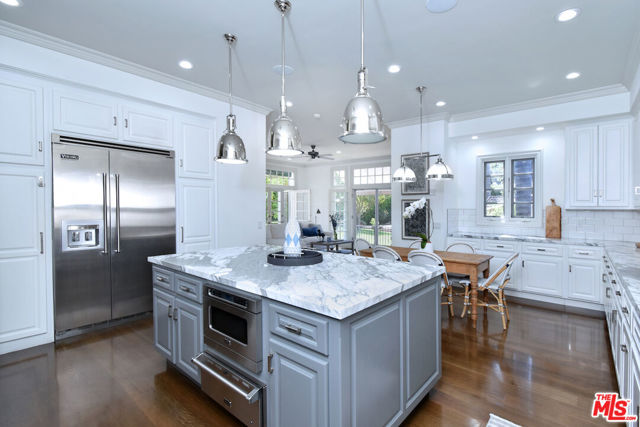 4177 KESTER Avenue, Sherman Oaks CA: https://media.crmls.org/mediaz/24414c6c-6153-4713-be7c-fc867042d2d7.jpg