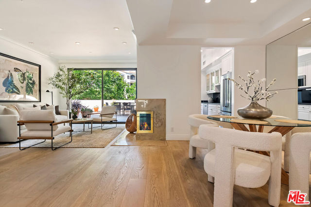 2102 Century Park Lane, Los Angeles CA: https://media.crmls.org/mediaz/244153c1-cc71-428c-8d5d-e9fda6575e57.jpg