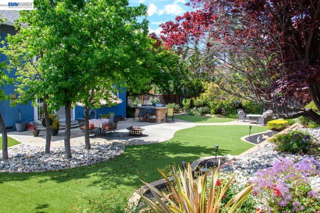 466 Crystalline Dr, Fremont CA: https://media.crmls.org/mediaz/2441eac8-970b-41f9-8a19-f131affa8f25.jpg