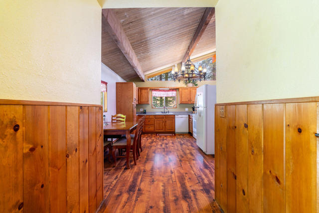 59341 Courtesy Drive, Mountain Center CA: https://media.crmls.org/mediaz/2441fa71-711d-4bb4-b130-d75246a2aaad.jpg
