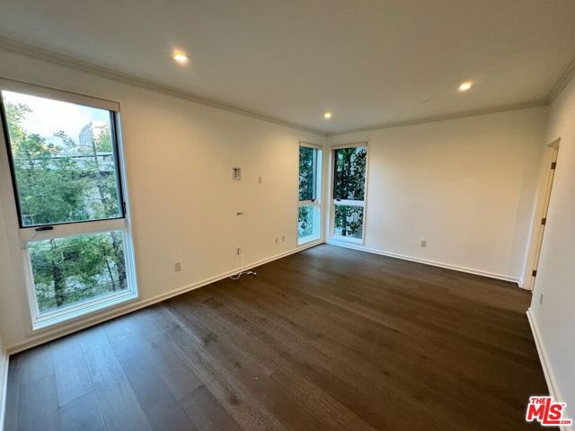 132 Swall Drive, Los Angeles, California 90048, 2 Bedrooms Bedrooms, ,2 BathroomsBathrooms,Condominium,For Sale,Swall,24426587