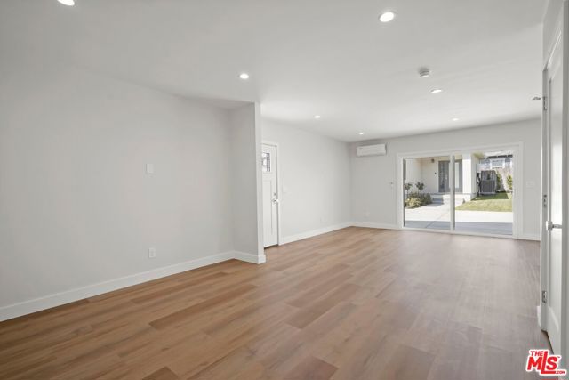 1563 E Elizabeth Street, Pasadena CA: https://media.crmls.org/mediaz/24424c3a-b162-4eb4-9594-55e06dfe41ea.jpg