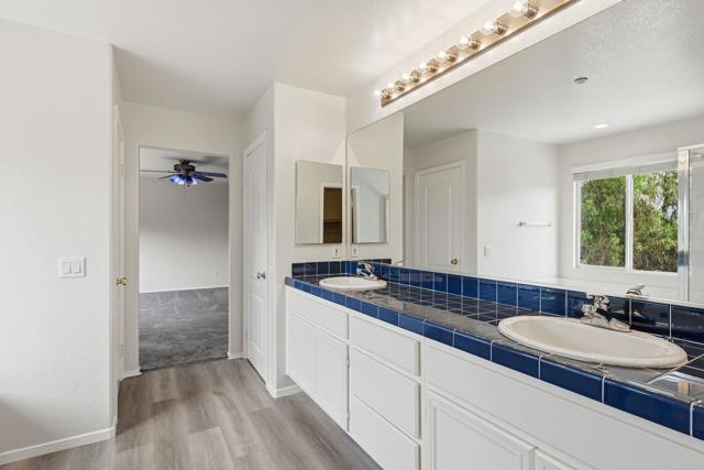 Detail Gallery Image 38 of 57 For 5051 Lake Circle Rd, Fallbrook,  CA 92028 - 5 Beds | 3 Baths