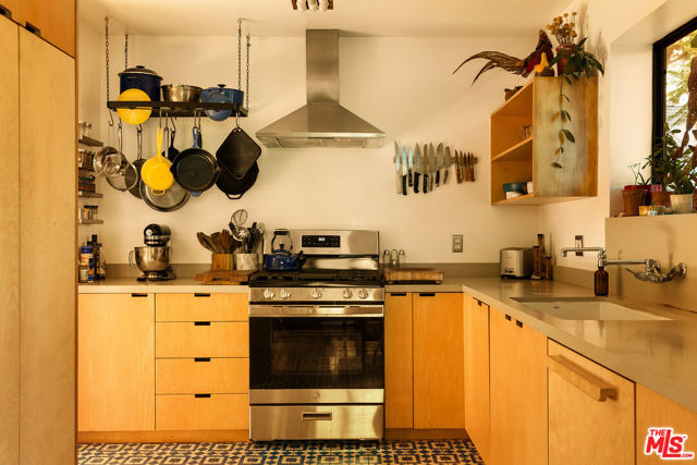 3435 Verdugo Vista Terrace, Los Angeles CA: https://media.crmls.org/mediaz/24432a34-5ea5-42b5-9d61-1afd0361e661.jpg