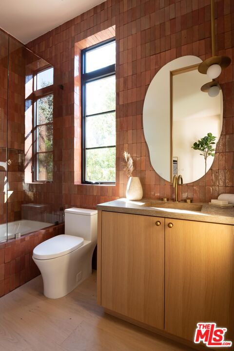 23340 Collins Street, Woodland Hills CA: https://media.crmls.org/mediaz/244355dc-4d13-4102-85b8-afa1ab5fa34f.jpg