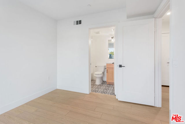 11220 Victory Boulevard, North Hollywood CA: https://media.crmls.org/mediaz/24446627-99f4-4bf6-9841-a7e2cfb1f16f.jpg