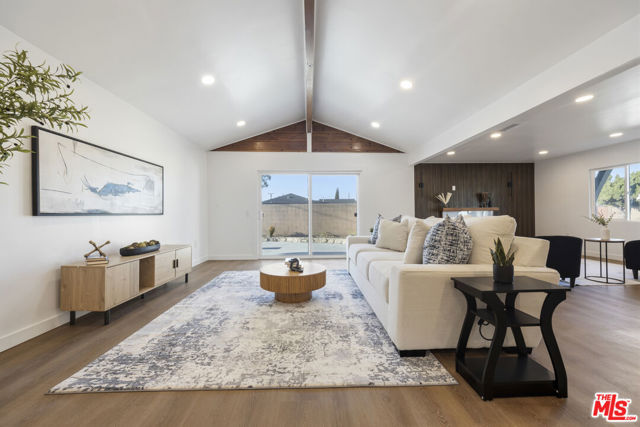 Image 27 of 70 For 19203 Galway Avenue