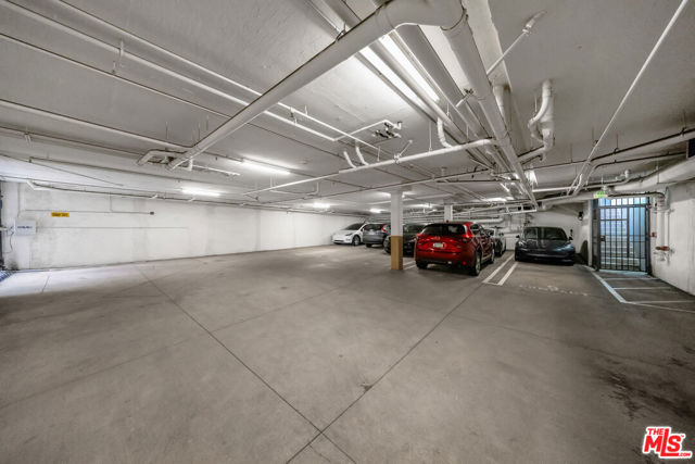 1529 S Westgate Avenue, Los Angeles CA: https://media.crmls.org/mediaz/2446859c-6c2c-4efa-8951-b4820f5891ab.jpg