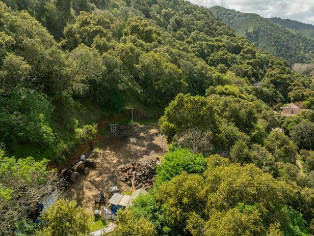 4101 San Juan Canyon Road, San Juan Bautista CA: https://media.crmls.org/mediaz/24479ad5-4925-4a9c-b157-193c0d478a27.jpg