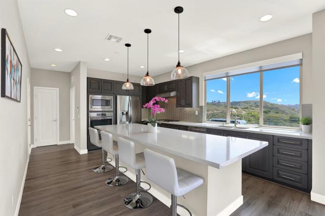 5988 Shaw Lopez Row, San Diego CA: https://media.crmls.org/mediaz/2447bbbf-628f-403b-bf94-ba163ab299dd.jpg