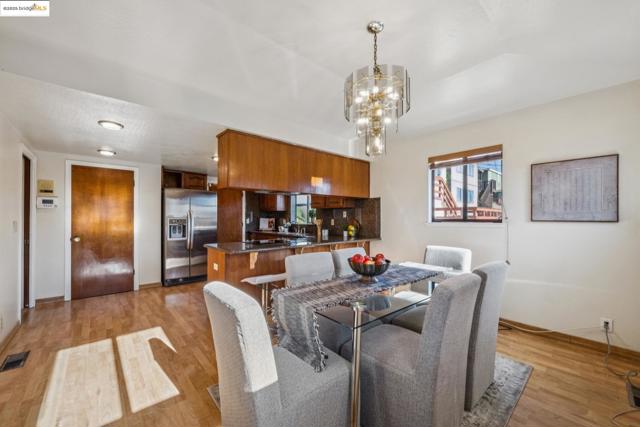 9090 Castlewood St, Oakland CA: https://media.crmls.org/mediaz/2448144a-6148-4c20-bca9-a2ce67acbc6c.jpg