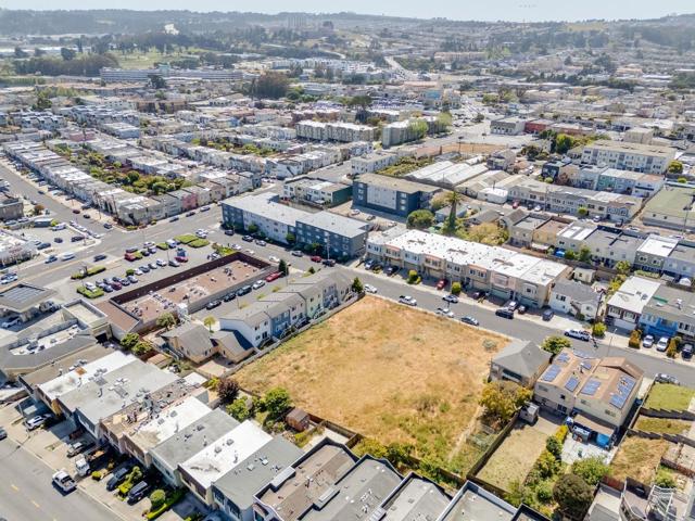 141 3rd Avenue, Daly City CA: https://media.crmls.org/mediaz/2448dbde-458e-4569-9728-c7ae41138d31.jpg