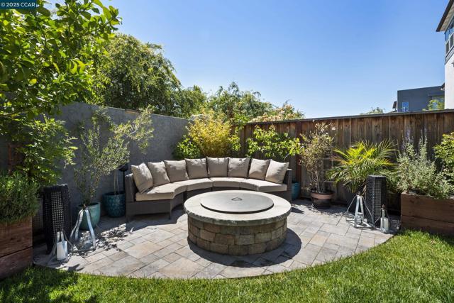 5755 Juniper Way, Dublin CA: https://media.crmls.org/mediaz/2448e7b3-05d3-437c-a498-70f52caada24.jpg
