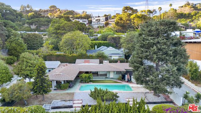 7230 Outpost Cove Drive, Los Angeles CA: https://media.crmls.org/mediaz/24490766-7d0d-4b23-bc3b-3ad4fa327609.jpg