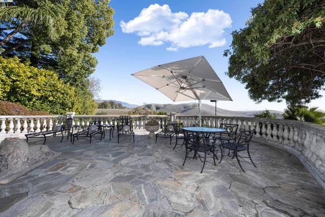 4478 Deer Ridge Rd, Danville CA: https://media.crmls.org/mediaz/24498d04-ed2e-40d8-a3b6-3efabac6bd4c.jpg