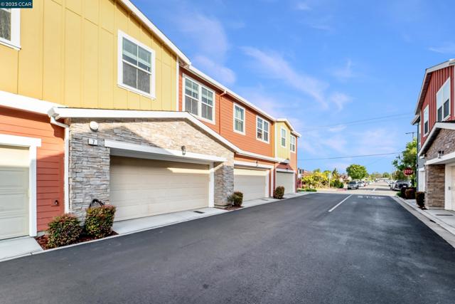 1233 Bockman, San Lorenzo CA: https://media.crmls.org/mediaz/2449c069-fafd-45b1-85f7-46806a7e3373.jpg