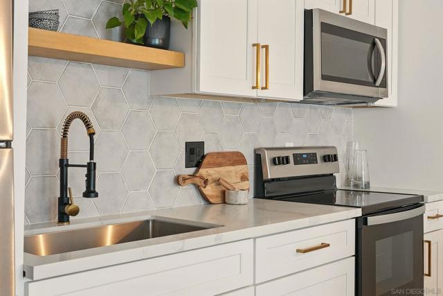 4817 Lyon St, San Diego CA: https://media.crmls.org/mediaz/2449c0bf-2ae6-416e-a056-2493b3fb1935.jpg