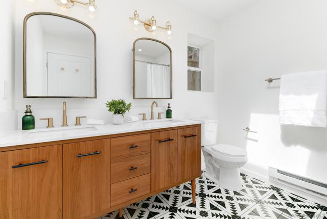 1129 Bonita Dr, Encinitas CA: https://media.crmls.org/mediaz/2449e60c-9bc3-4741-b46d-24fe86e6d096.jpg