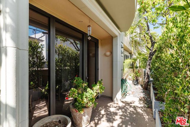 Drew Fenton | 12218 Montana Avenue Los Angeles CA | MLS: 7070013