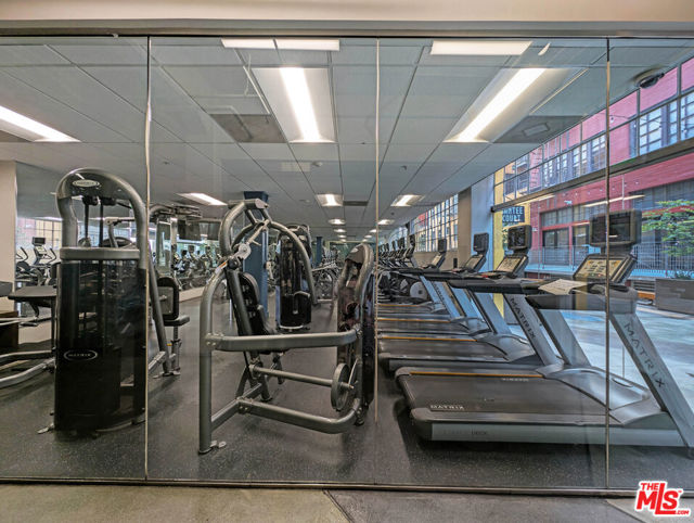 738 S Los Angeles Street, Los Angeles CA: https://media.crmls.org/mediaz/244a5c78-4abd-4806-8ab4-9093684c6f68.jpg