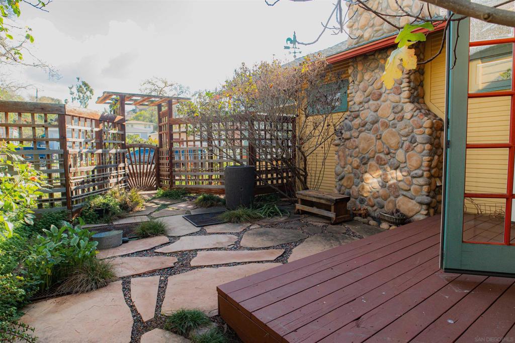 210 6th Ave - photo 15