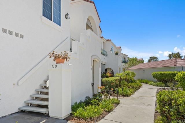3325 Genoa Way, Oceanside CA: https://media.crmls.org/mediaz/244adc9e-aef0-4a81-809e-f5bb22aa152c.jpg