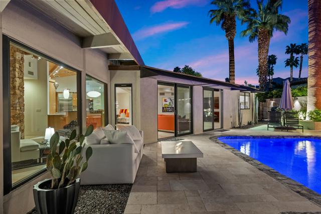 45371 Rancho Palmeras Drive, Indian Wells CA: https://media.crmls.org/mediaz/244aff87-4502-4a94-88c3-58c7df7767e3.jpg