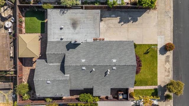 511 Marine View Avenue, Belmont CA: https://media.crmls.org/mediaz/244b3fc1-2bbc-4d69-80bc-706c0a4cdb53.jpg