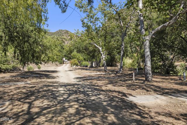 16825 Maricopa Highway, Ojai CA: https://media.crmls.org/mediaz/244b5b2d-fb3e-4383-9546-b99239d3f3fd.jpg