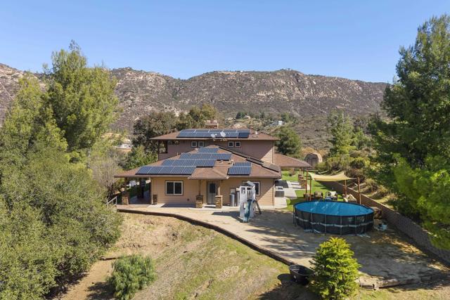 6433 Dehesa Road, El Cajon CA: https://media.crmls.org/mediaz/244b6dff-676b-4cc0-8650-362d0740432b.jpg